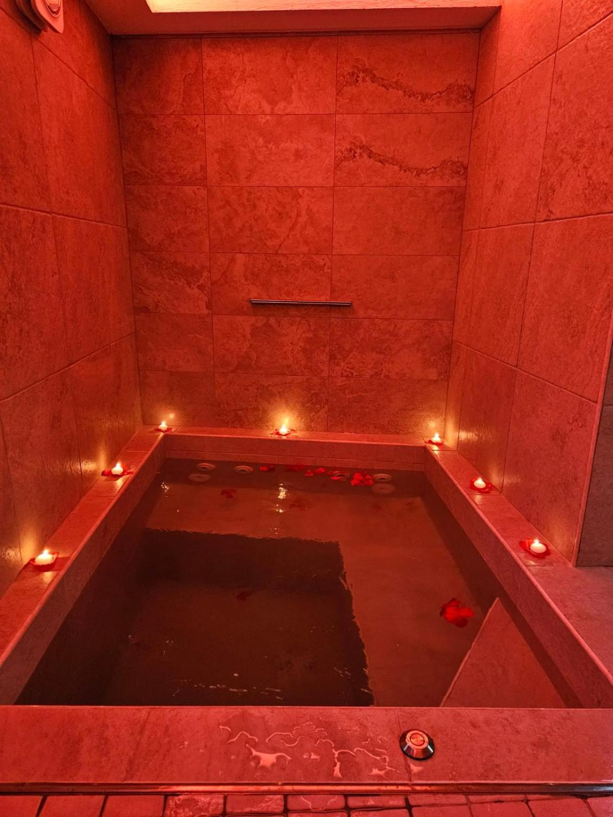 Luxuite Spa Con Piscina E Jacuzzi Алберобело Екстериор снимка