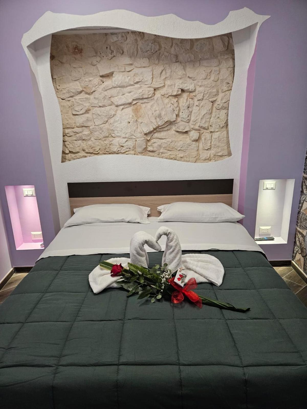 Luxuite Spa Con Piscina E Jacuzzi Алберобело Екстериор снимка