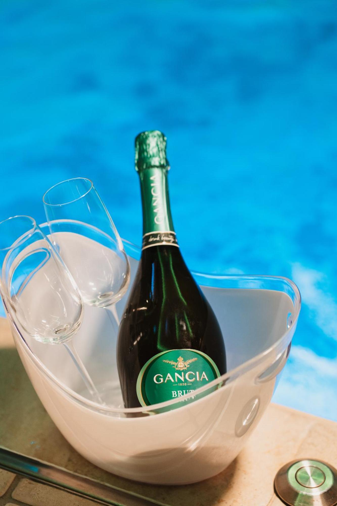 Luxuite Spa Con Piscina E Jacuzzi Алберобело Екстериор снимка