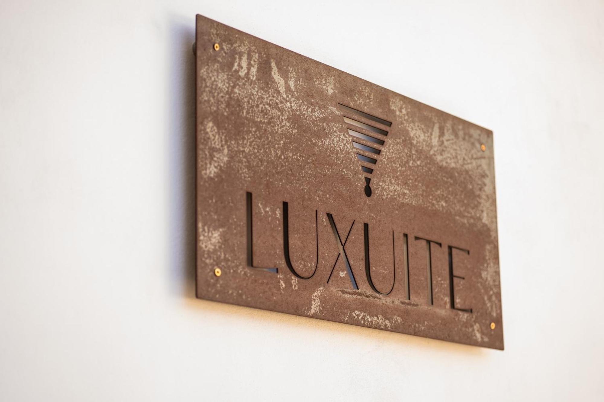 Luxuite Spa Con Piscina E Jacuzzi Алберобело Екстериор снимка