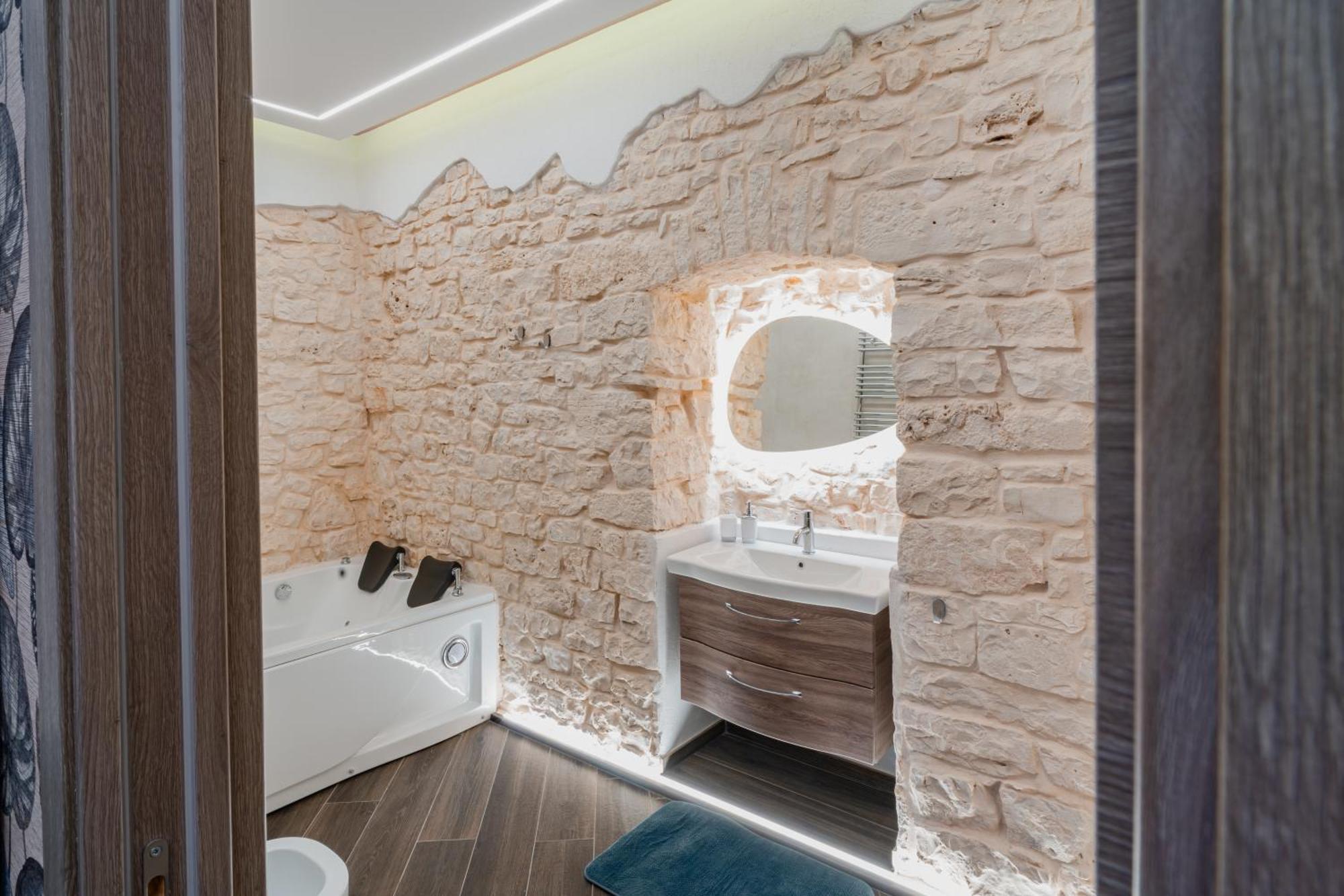 Luxuite Spa Con Piscina E Jacuzzi Алберобело Екстериор снимка