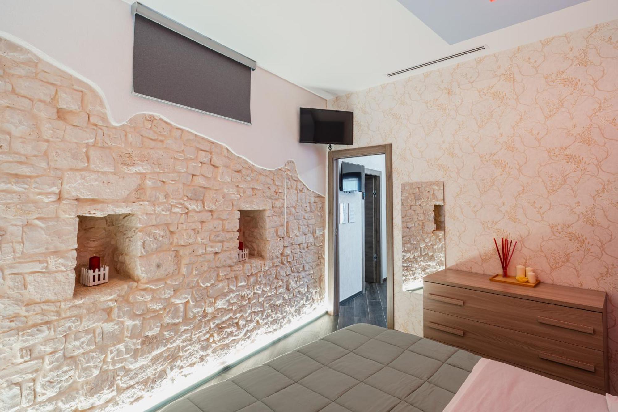 Luxuite Spa Con Piscina E Jacuzzi Алберобело Екстериор снимка